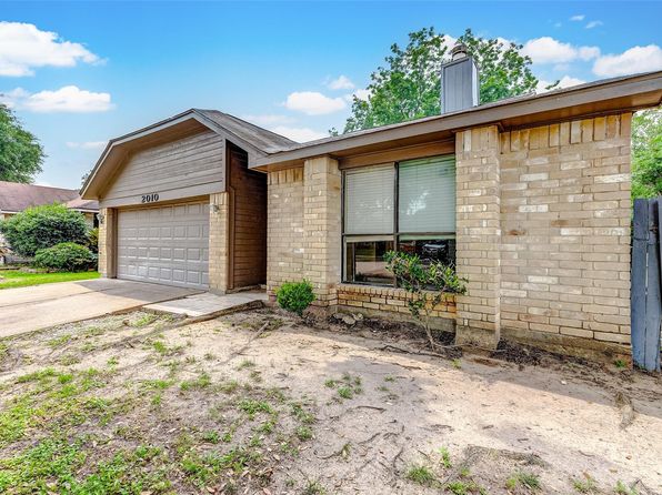 2010 Hickory Glen Dr