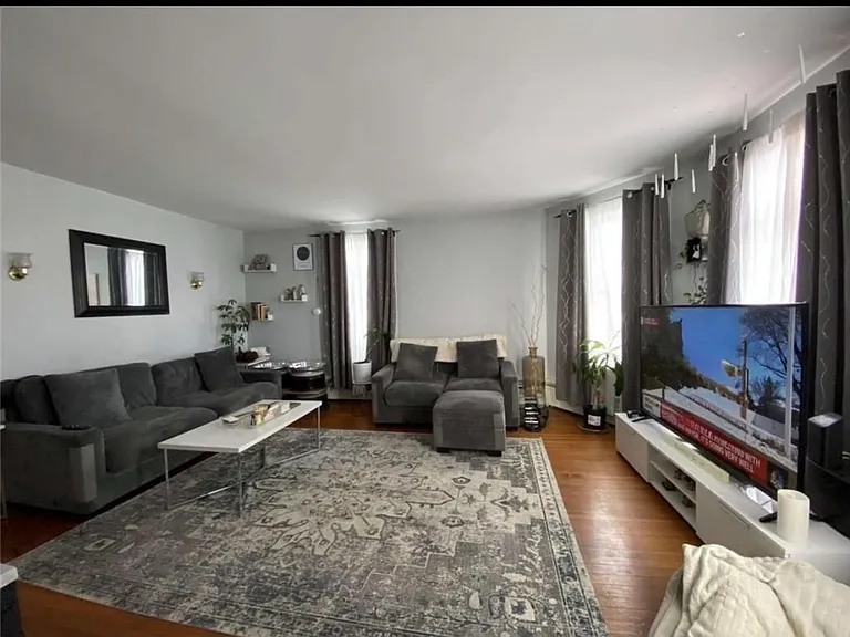 19 Vernon Ave #2 — Photo 6
