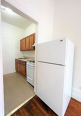 5th image of 424 W 154th St #D