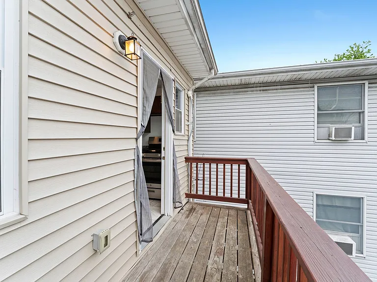 43 Jewett Ave — Photo 16