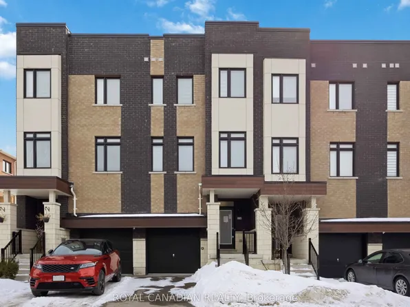 885 Kicking Horse Path, Oshawa, ON L1J 0B4