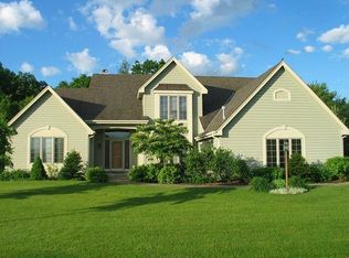 1540 Parish Dr, Hubertus, WI 53033