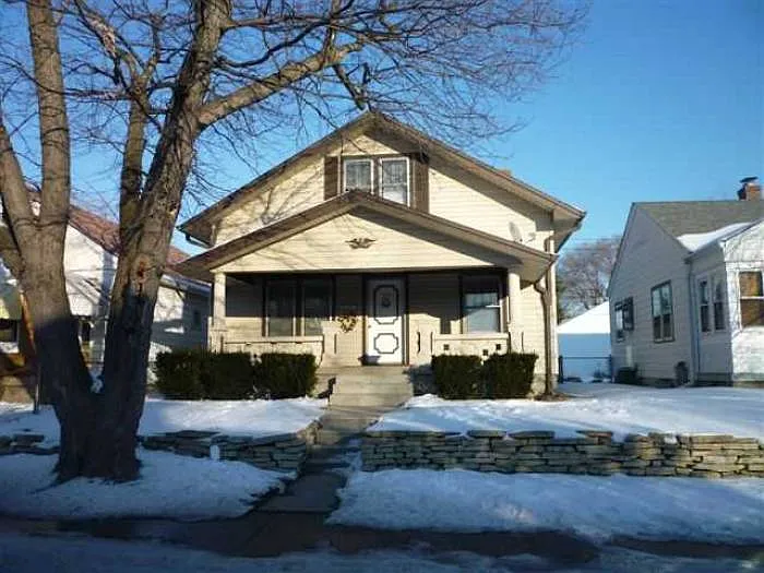 865 N Bosart Ave photo 1