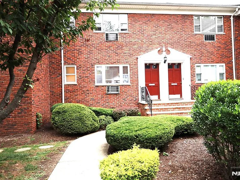 640 Franklin Ave #E-1 — Photo 1