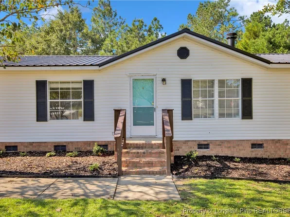 310 Laurel Dr, Spring Lake, NC 28390
