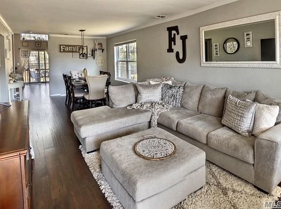 4th image of 99 Sprucewood Blvd