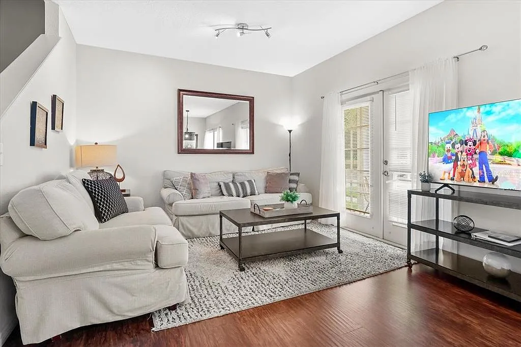 4 bed, 3.0 bath, 1694 sqft, $2,700 — Photo 4