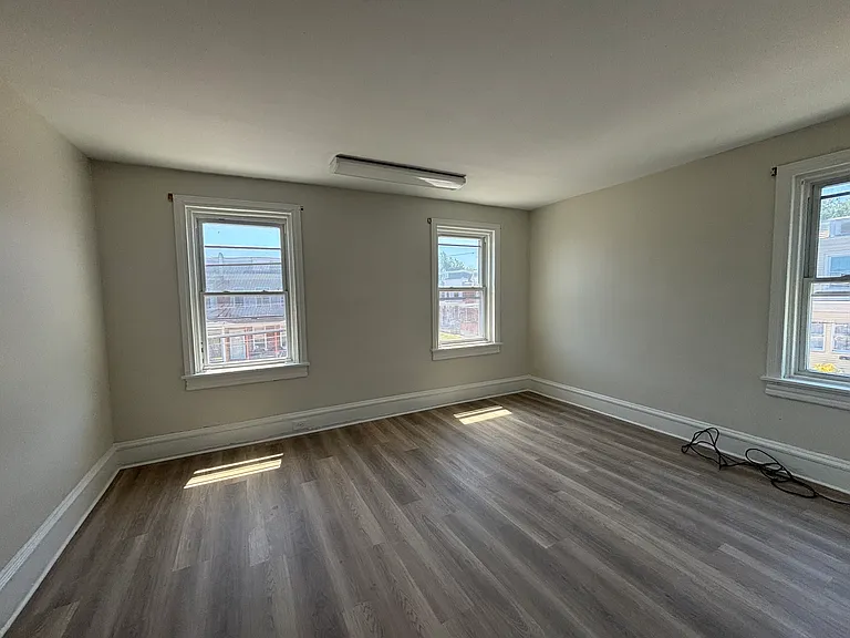 2401 N West St — Photo 6