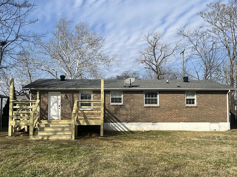 322 Arrington St — Photo 14