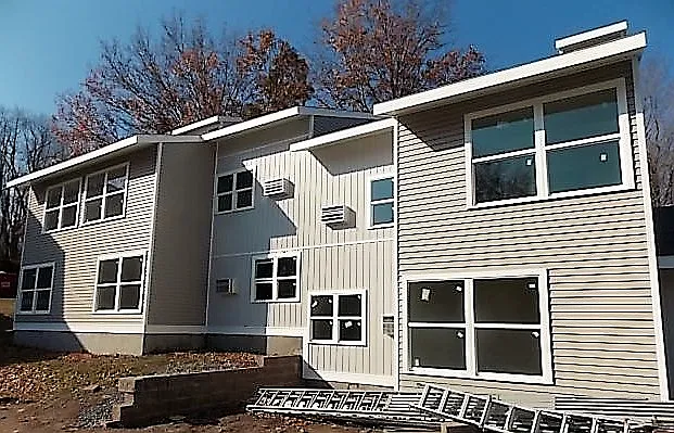 Golden Park Apartments — Photo 2