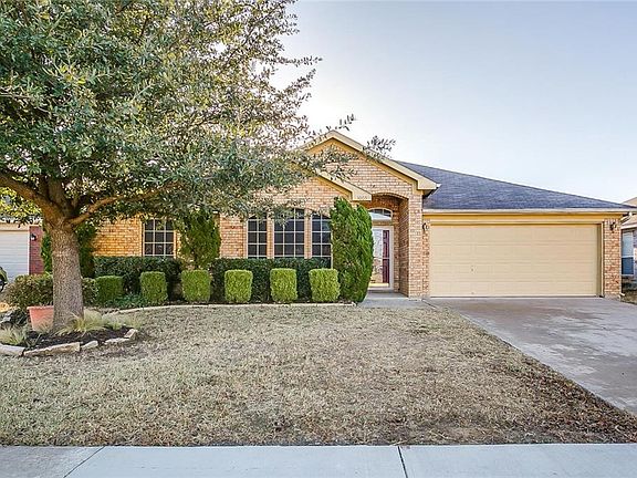 4th image of 1005 Marcia Ln
