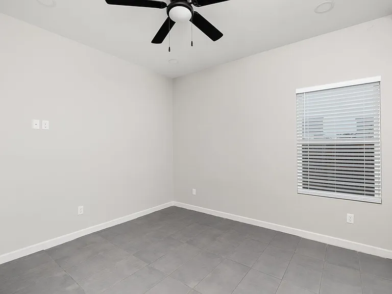 3300 Frio Ave — Photo 7