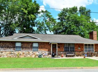 602 Maple Ave, Hartford, AL 36344