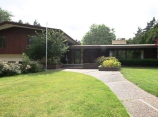 713 Lakewood Blvd, Maple Bluff, WI 53704