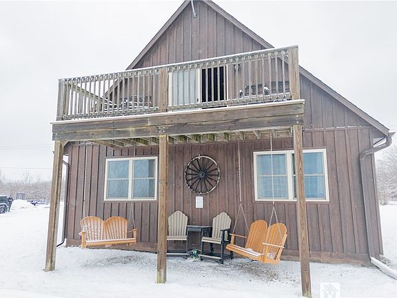 3rd image of 7497 Hall Rd