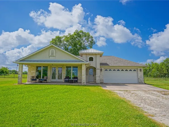 4662 Thane Rd, Navasota, TX 77868