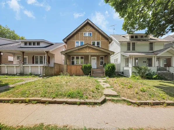 421 Elm Ave, Windsor, ON N9A 5H2