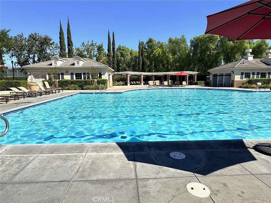3 bed, 2.5 bath, 2240 sqft, $3,850 — Photo 2