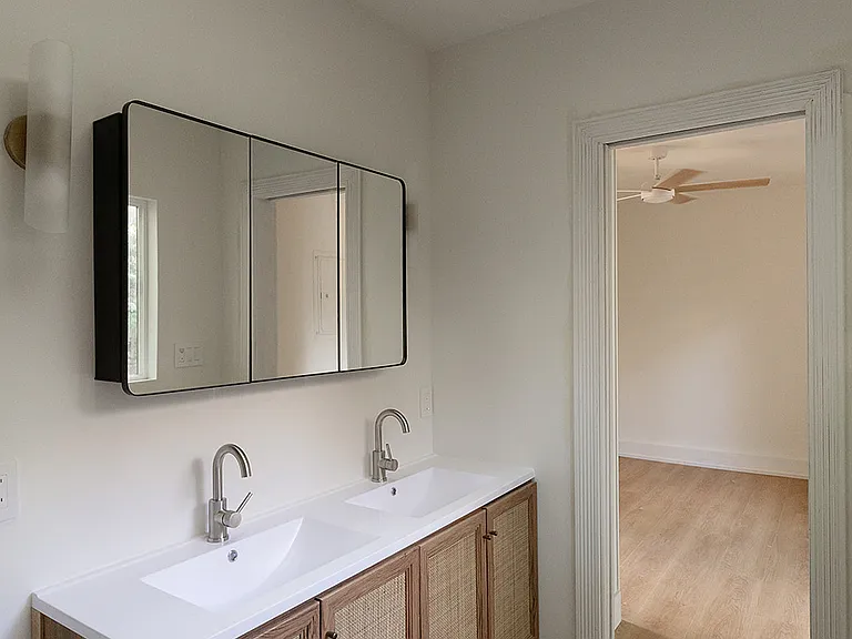 2841 Los Feliz Dr #B — Photo 12