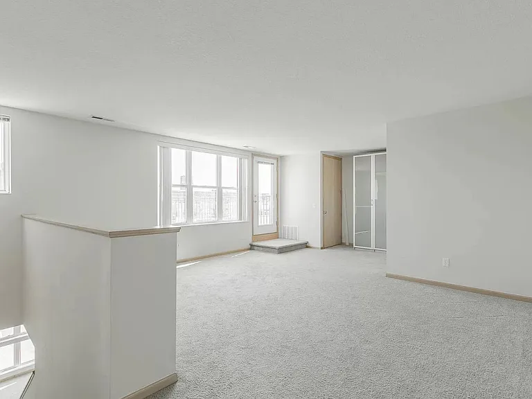2650 University Ave W #307 — Photo 3