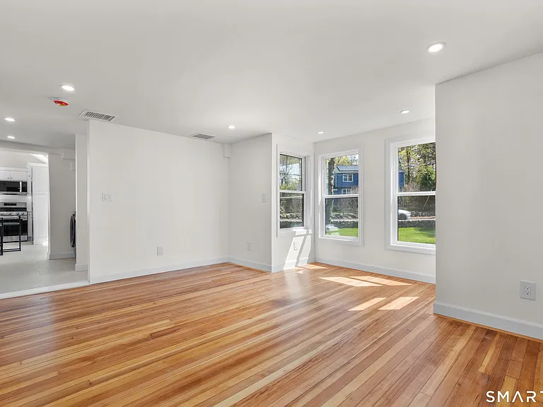 152 Partrick Ave — Photo 20