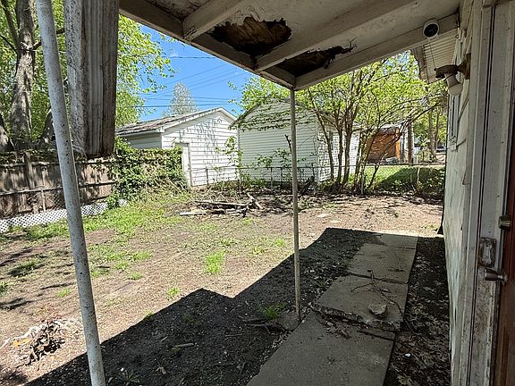 2nd image of 444 W Garfield Ave