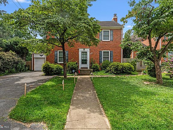 2nd image of 5702 Maiden Ln