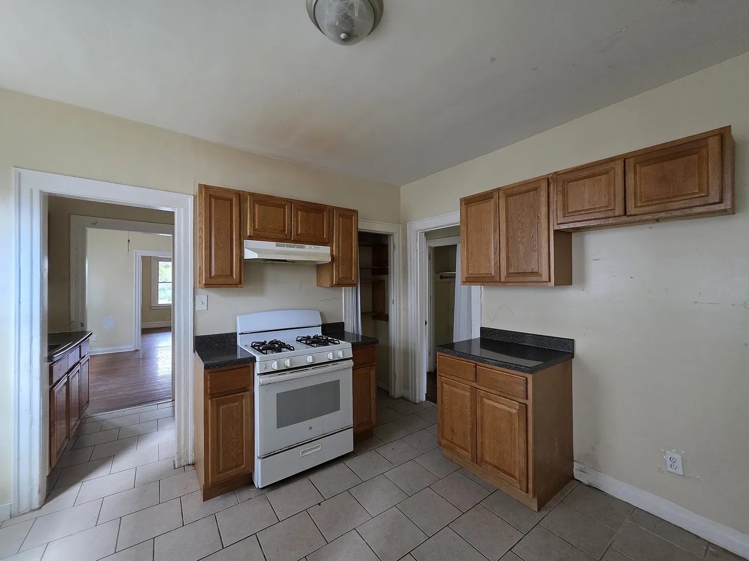 2 bed, $1,725 — Photo 2