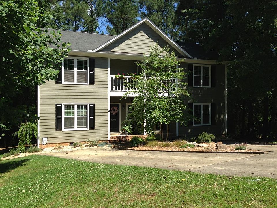 1st image of 2202 Caroline Dr #A
