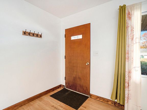 5th image of 2123 Mayfair Ave