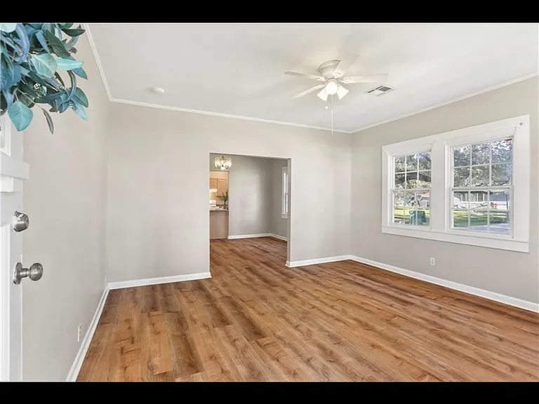 406 Early St — Photo 2