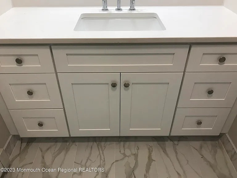149 Amberly Dr #H — Photo 10