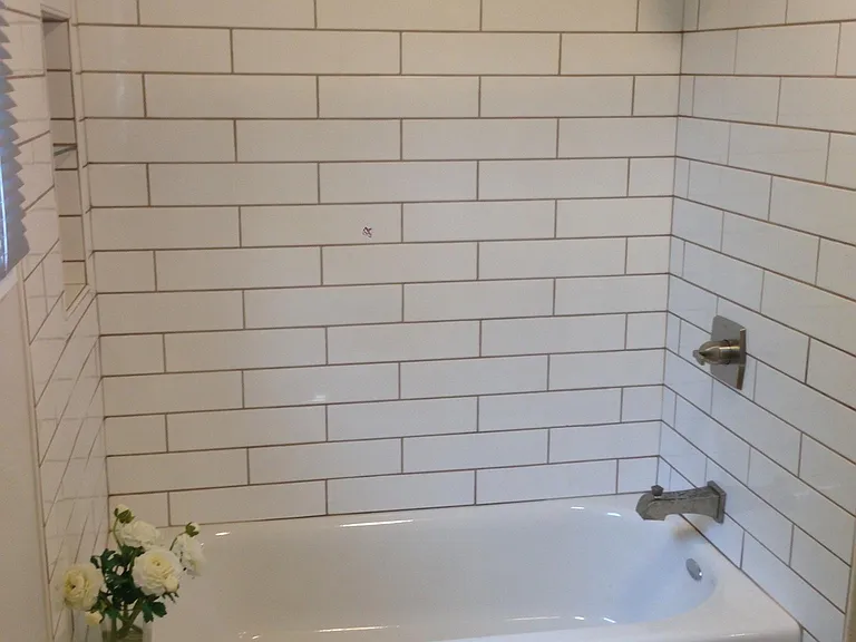 Shower/tub With Beautiful Ceramic Tiles