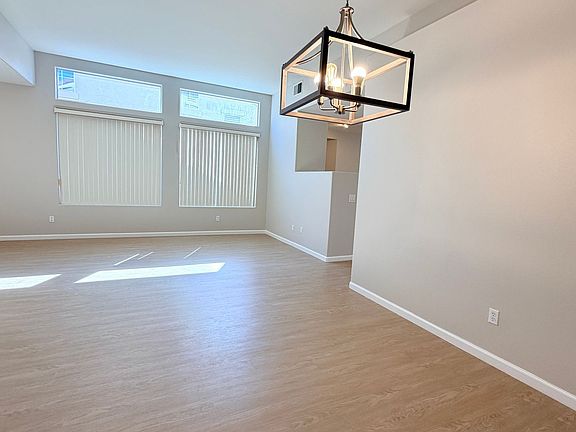 5th image of 604 Landmark Pl