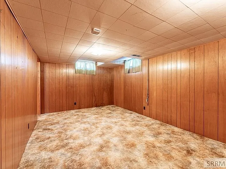 328 Melrose Dr — Photo 26