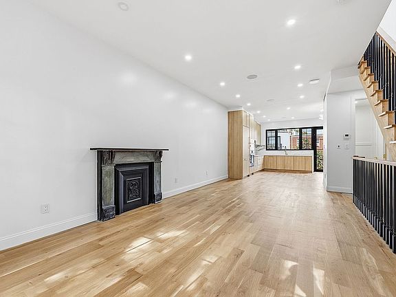 3rd image of 83 Cooper St