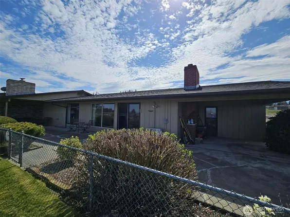 1301 S 3rd Ave, Sequim, WA 98382
