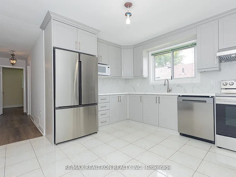 129 Sexton Cres #MAIN — Photo 3