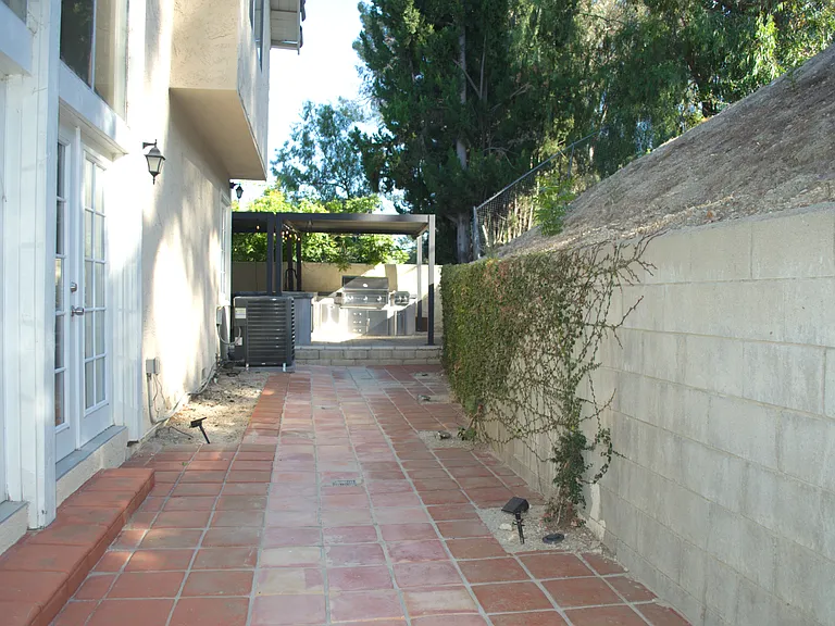 22234 Miston Dr — Photo 47