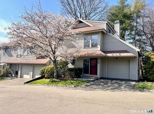 320 Strawberry Hill Ave APT 16, Stamford, CT 06902