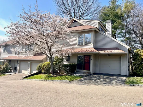 320 Strawberry Hill Avenue #16, Stamford, CT 06902