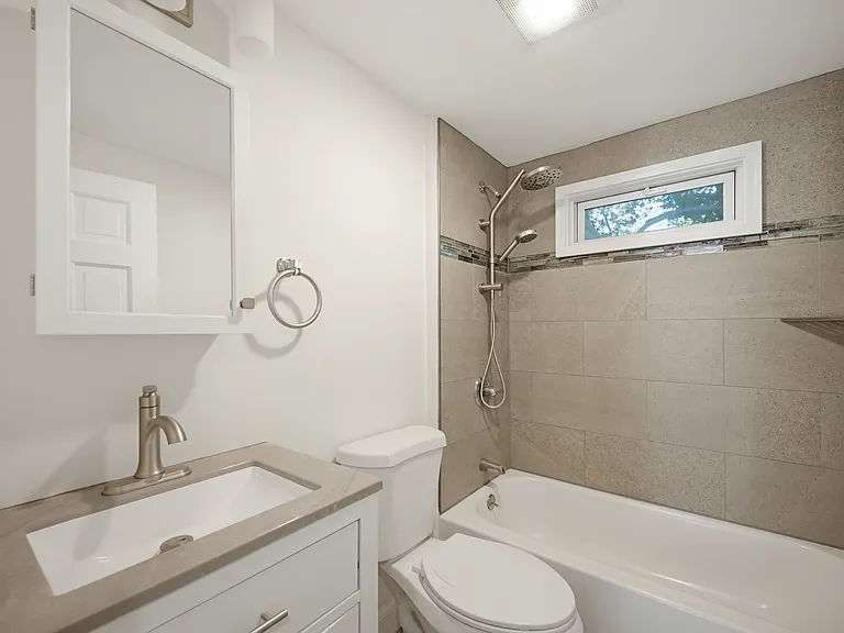 88 Deforest St — Photo 10