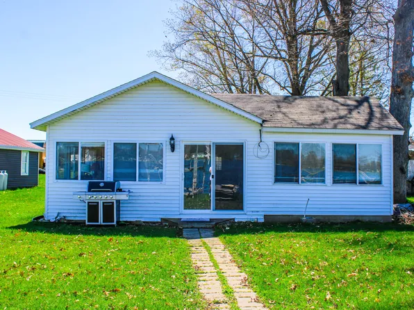 61220 Bass Ln, Burr Oak, MI 49030