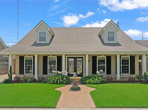 3209 Delille St, Chalmette, LA 70043