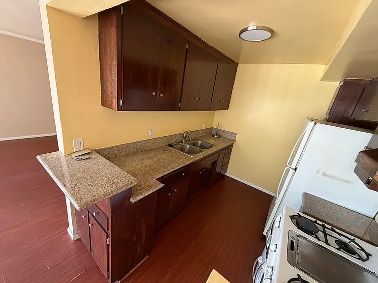 1221 S Sherbourne Dr #2 — Photo 6