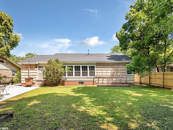 2nd image of 2771 N Sherwood Dr