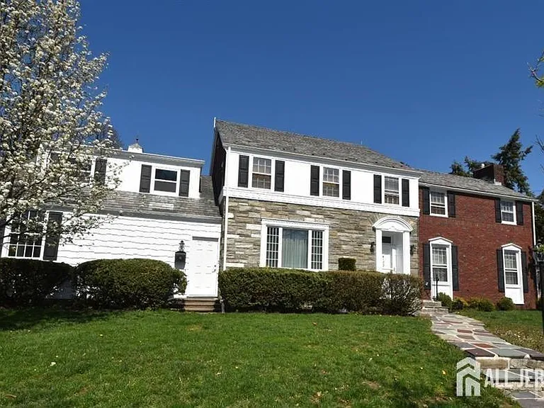 195 New York Ave — Photo 2