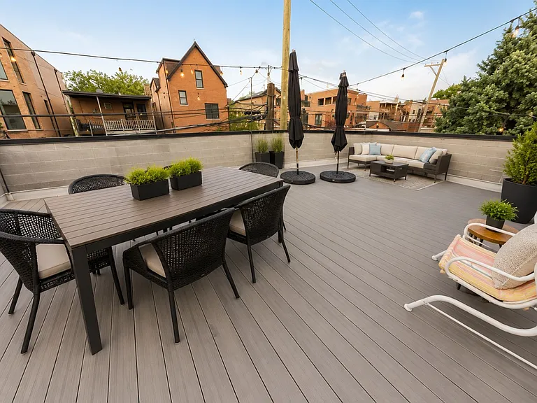 W Addison St — Photo 17