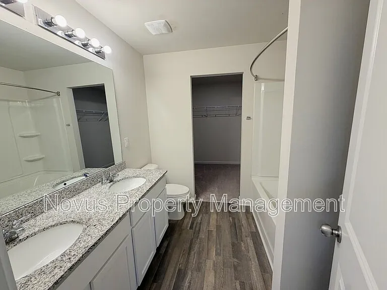 506 Amelia Ct — Photo 14