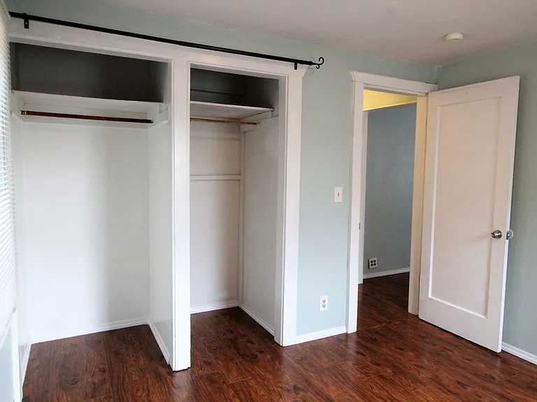 1406 E Alder St — Photo 13